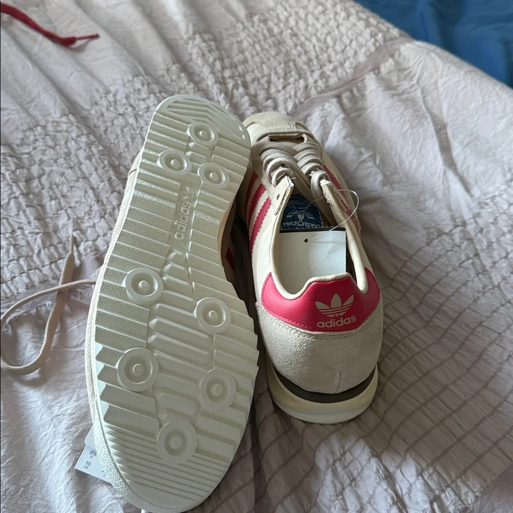 Adidas - Picture 3 of 3